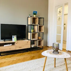 Lovely In The Heart Of The City Center Βουκουρέστι