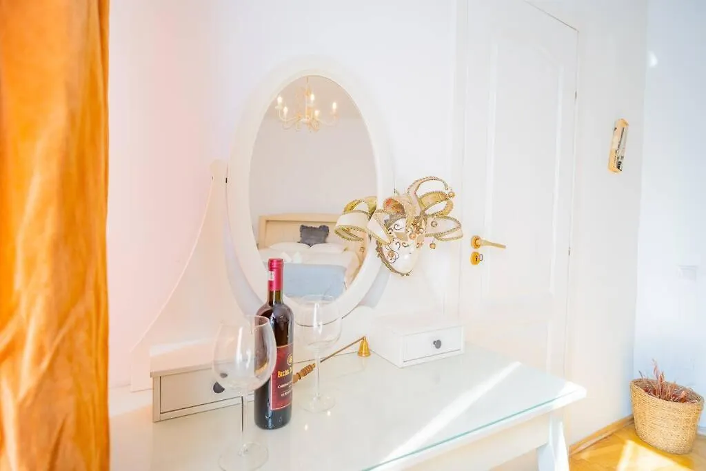 Apartment Stylishly Restored 1Br With Victorian Influence Bucharest