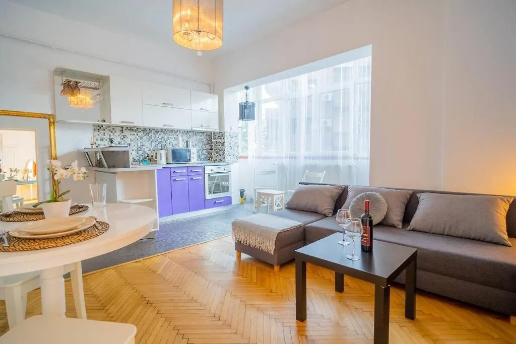 Stylishly Restored 1Br With Victorian Influence Bucharest Apartment