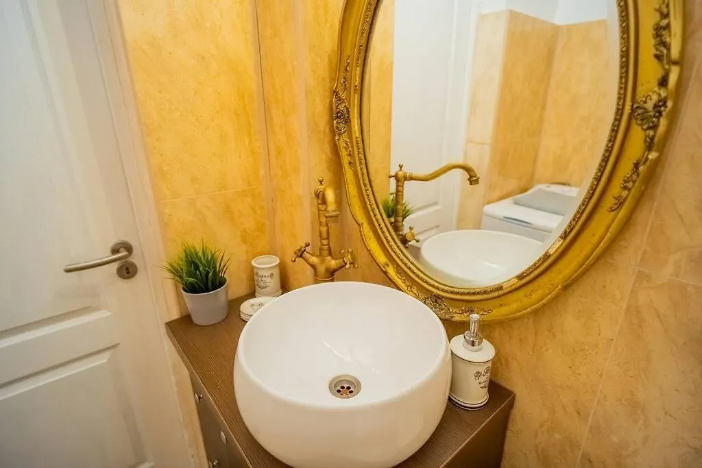 Stylishly Restored 1Br With Victorian Influence Bucharest Romania