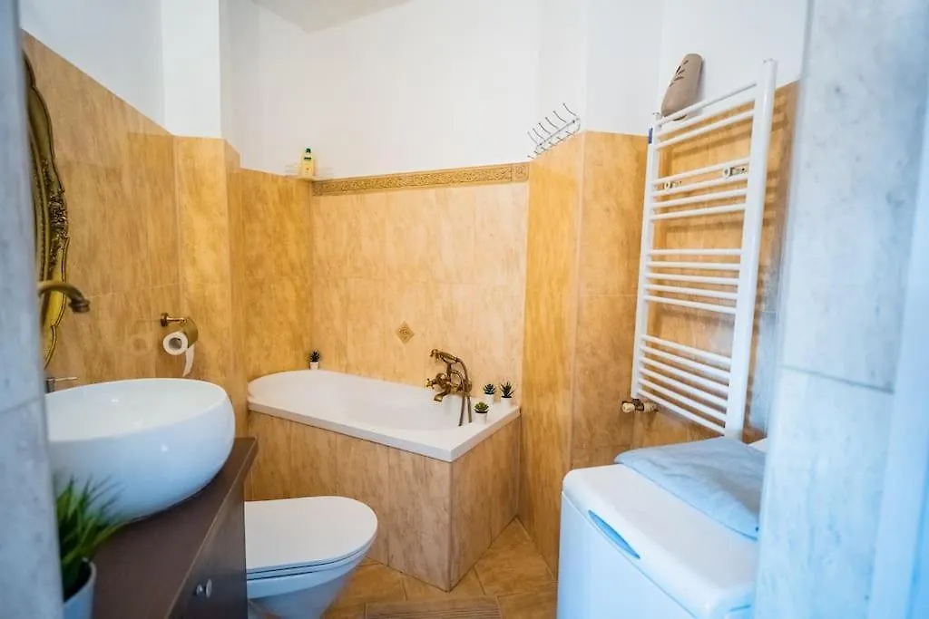 Stylishly Restored 1Br With Victorian Influence Bucharest